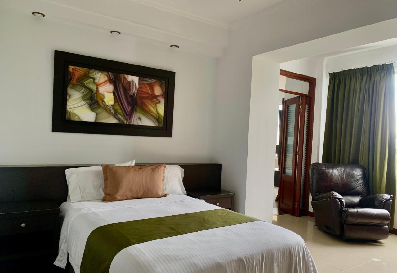 Serenity Suites Casa Boutique Букараманга Экстерьер фото