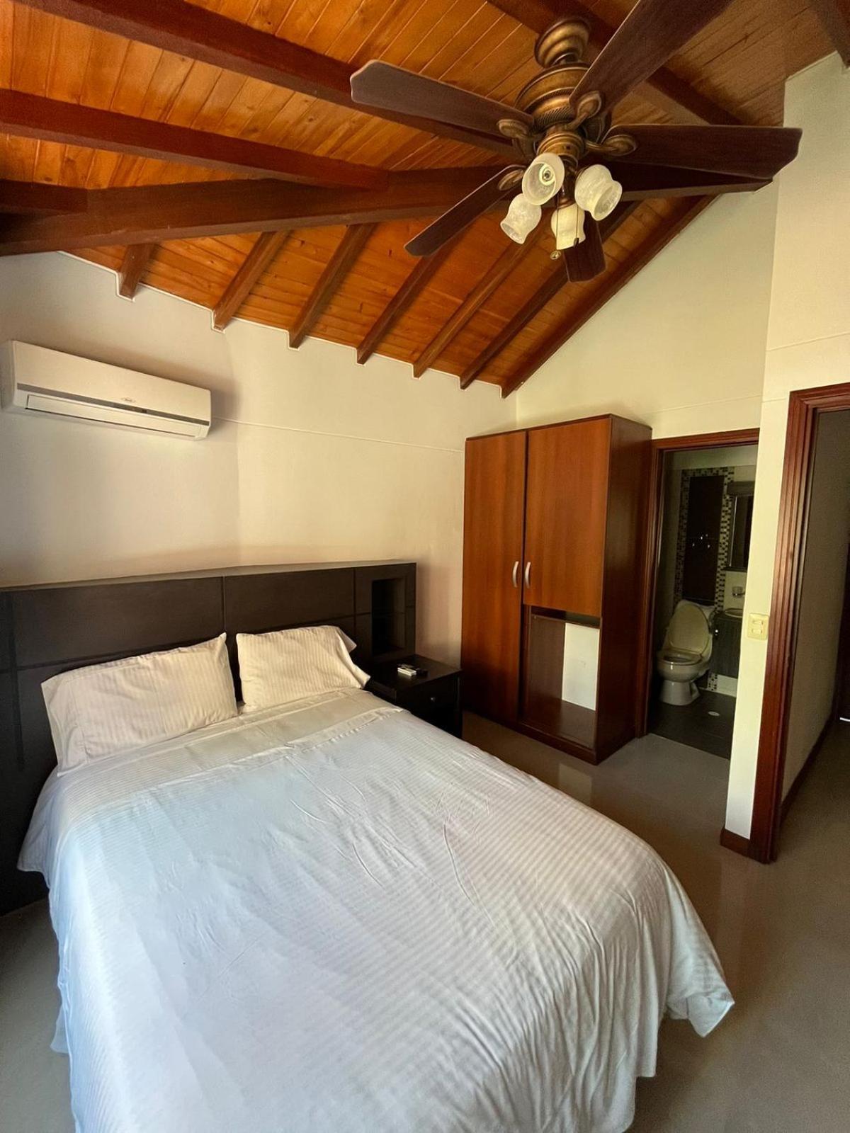 Serenity Suites Casa Boutique Букараманга Экстерьер фото