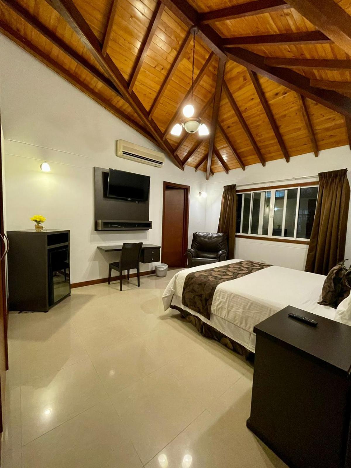 Serenity Suites Casa Boutique Букараманга Экстерьер фото