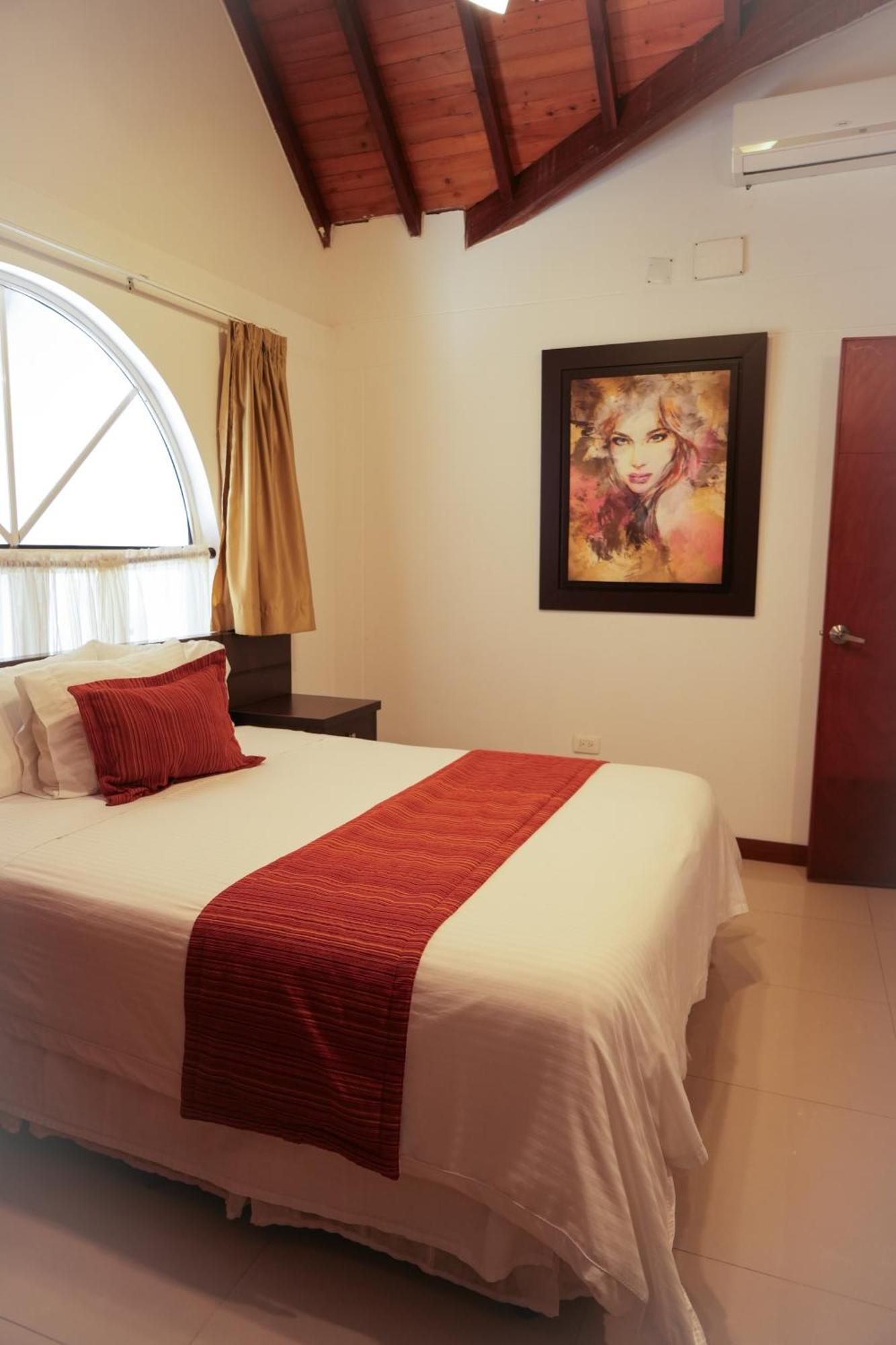 Serenity Suites Casa Boutique Букараманга Экстерьер фото